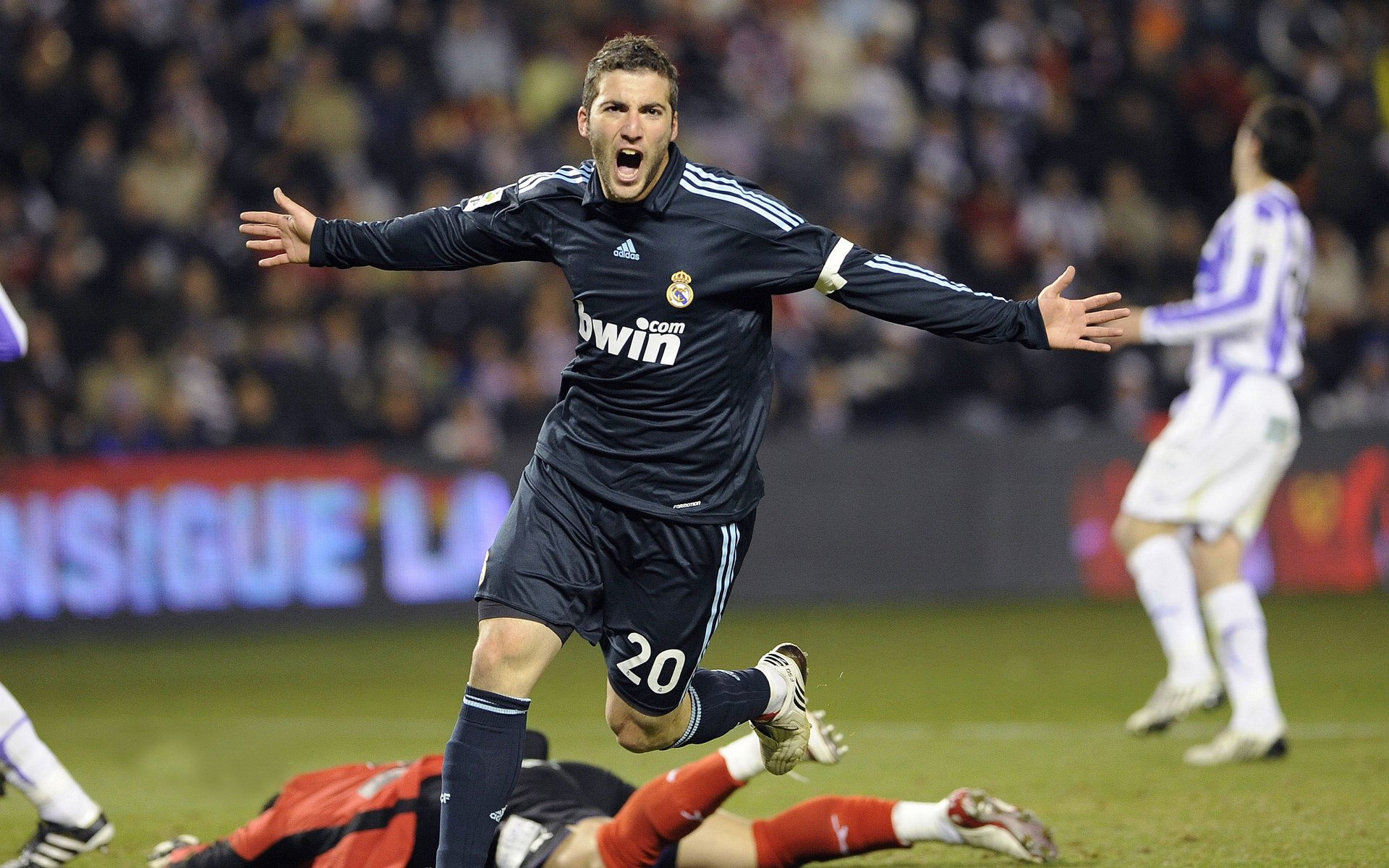 九游下载中心-《赛事安保升级：保障比赛顺利进行》，球赛安保